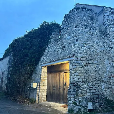 Muraille Du Chateau Avec Jacuzzi Nemours Exterior photo