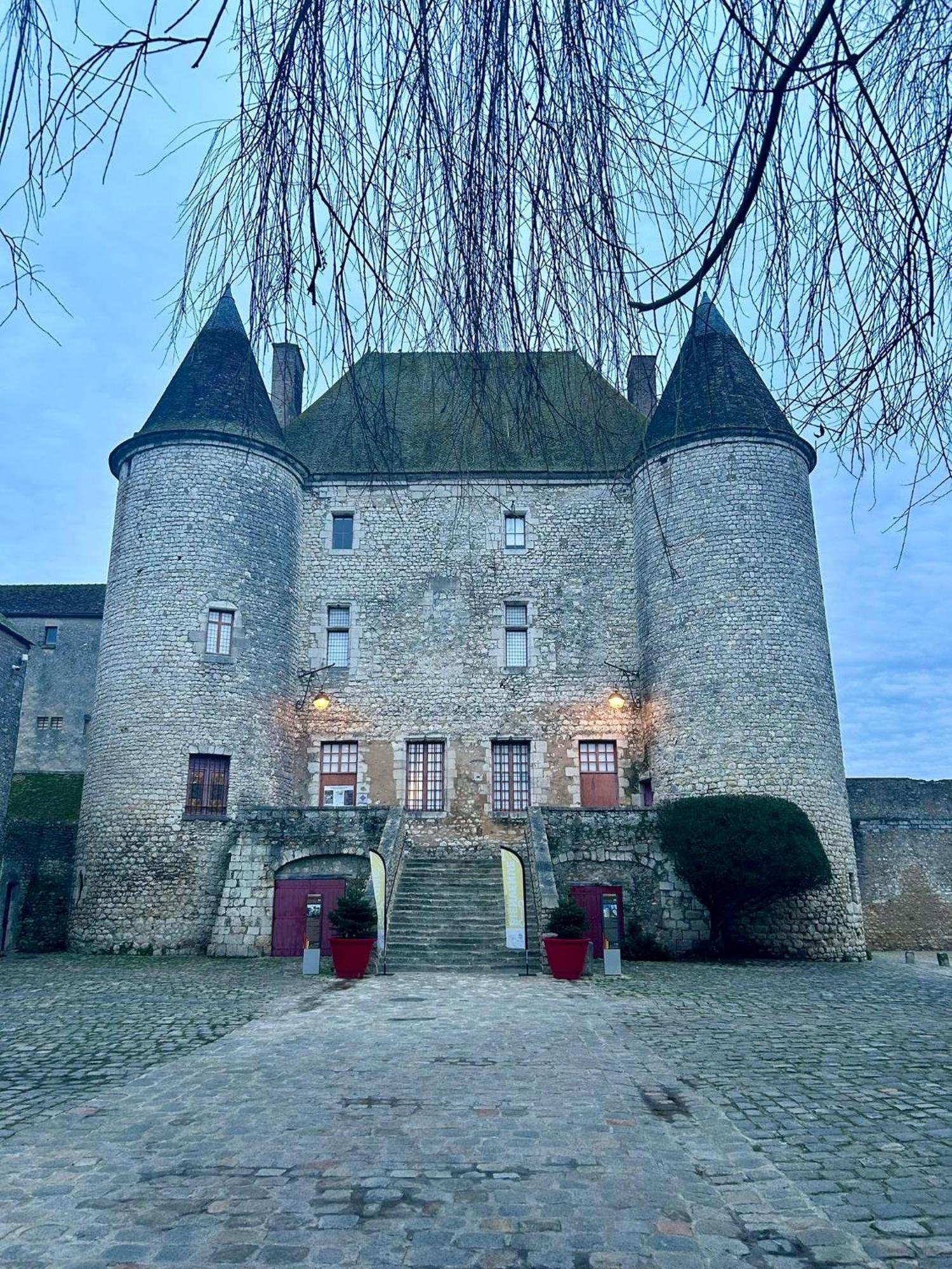 Muraille Du Chateau Avec Jacuzzi Holiday home *