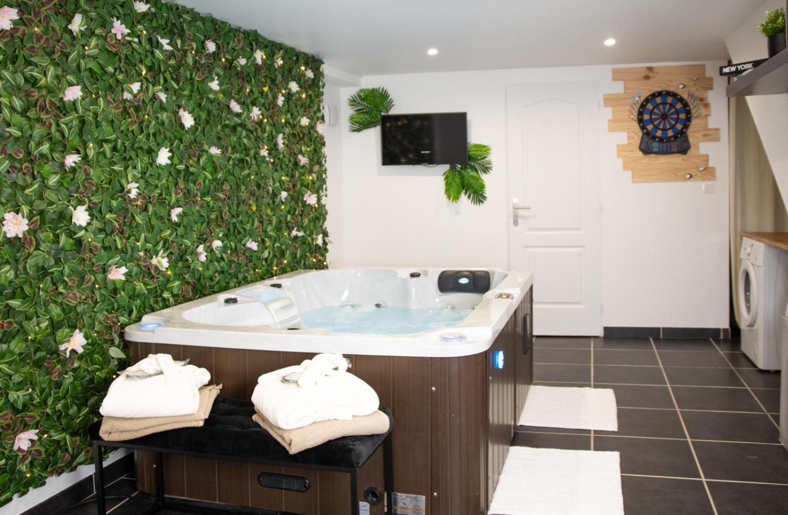 Holiday home Muraille Du Chateau Avec Jacuzzi Nemours
