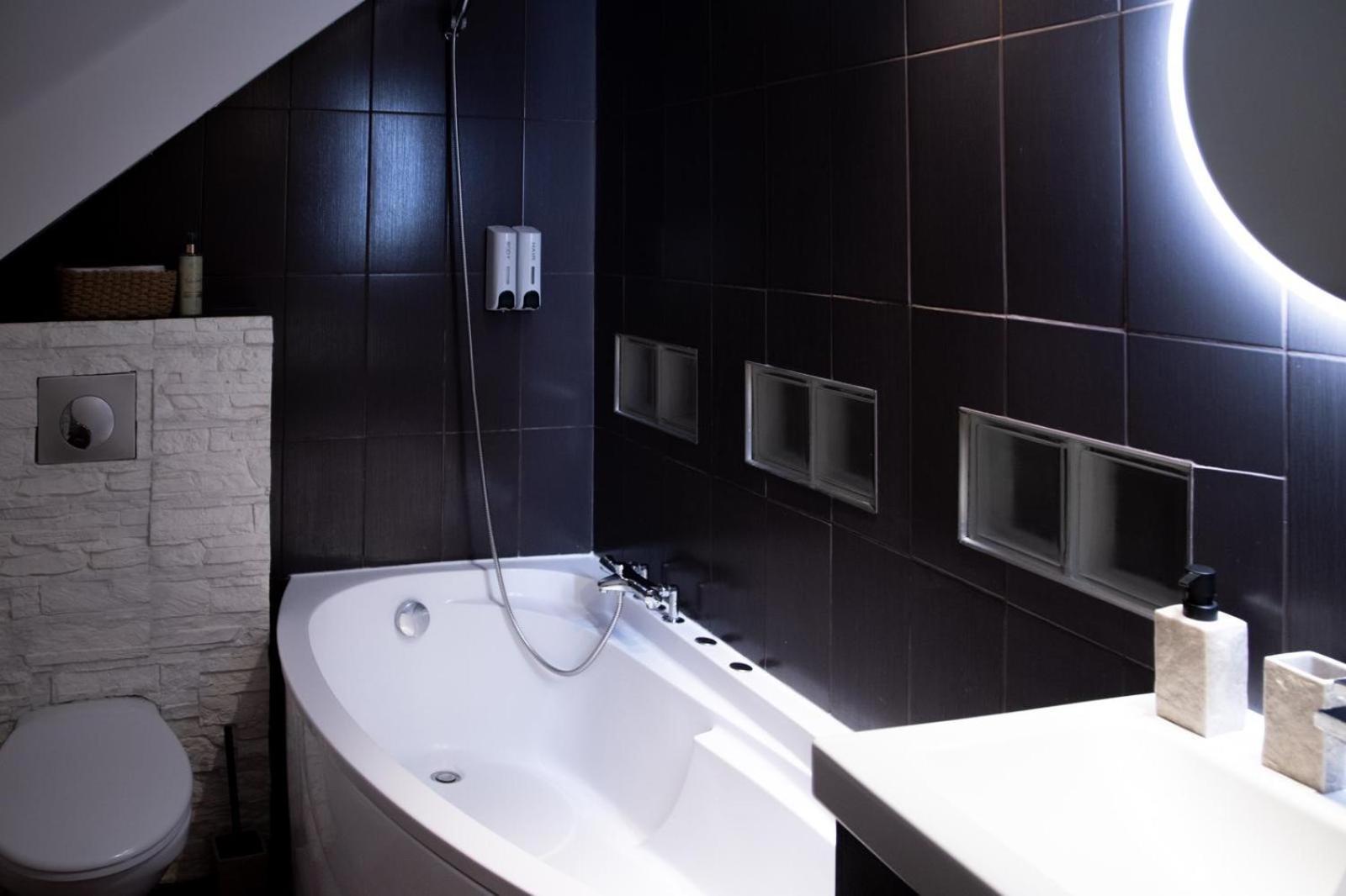 Holiday home Muraille Du Chateau Avec Jacuzzi
