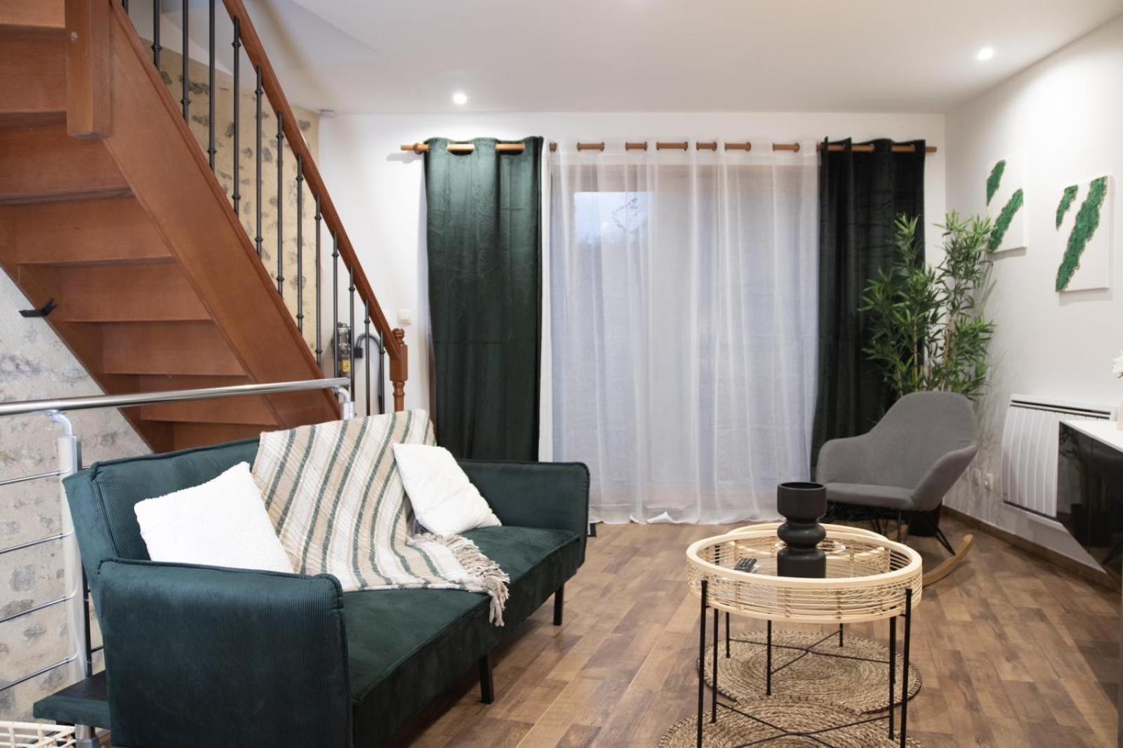 Holiday home Muraille Du Chateau Avec Jacuzzi Nemours