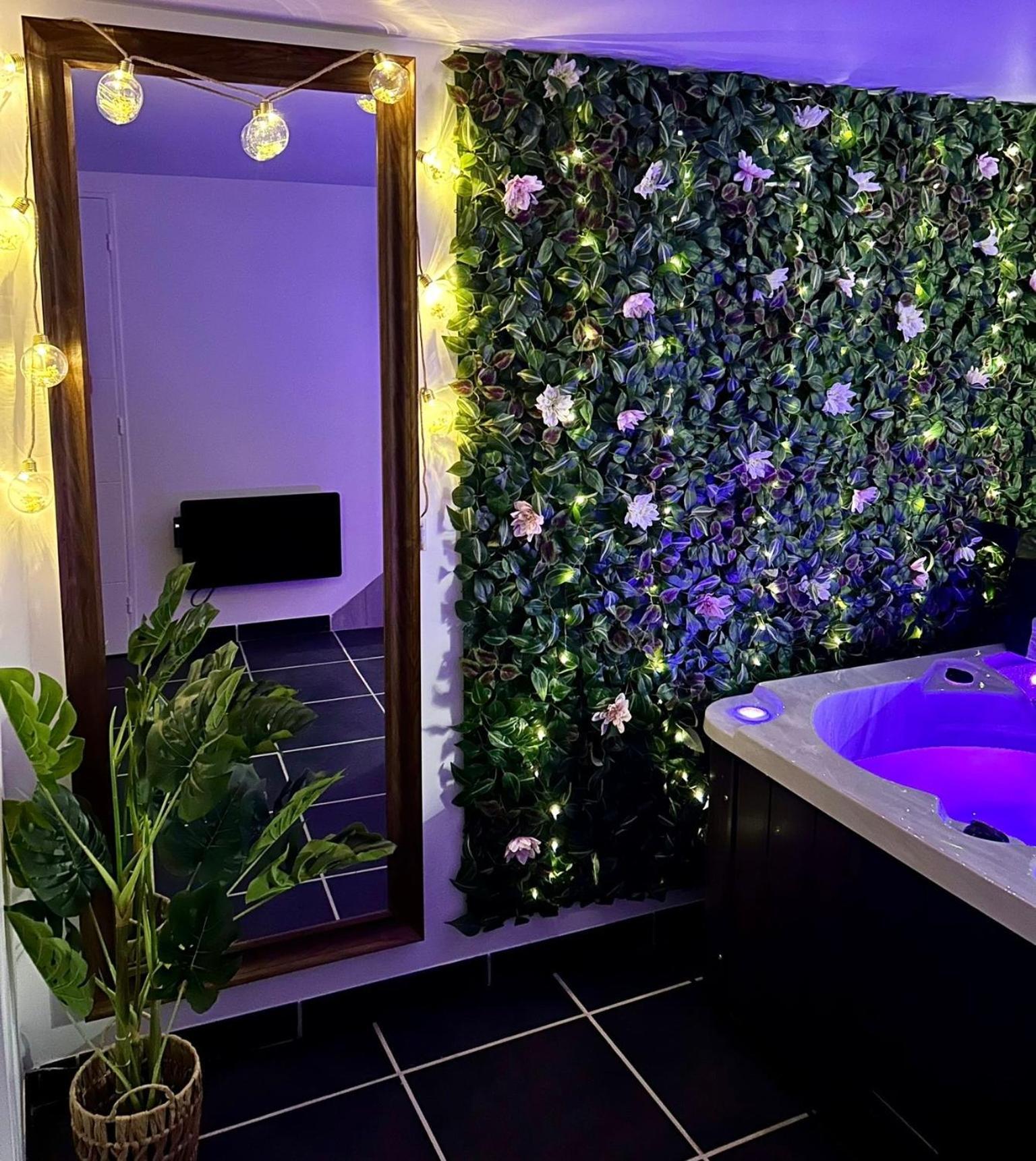 Muraille Du Chateau Avec Jacuzzi *